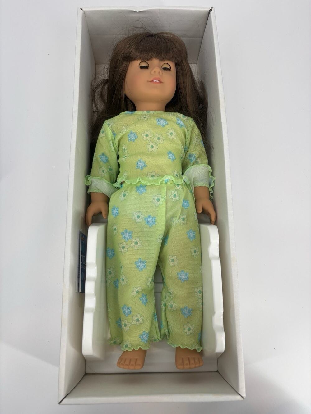 American Girl 2004 Doll In Green and Blue Bell Sleeve Flower PJs On Box